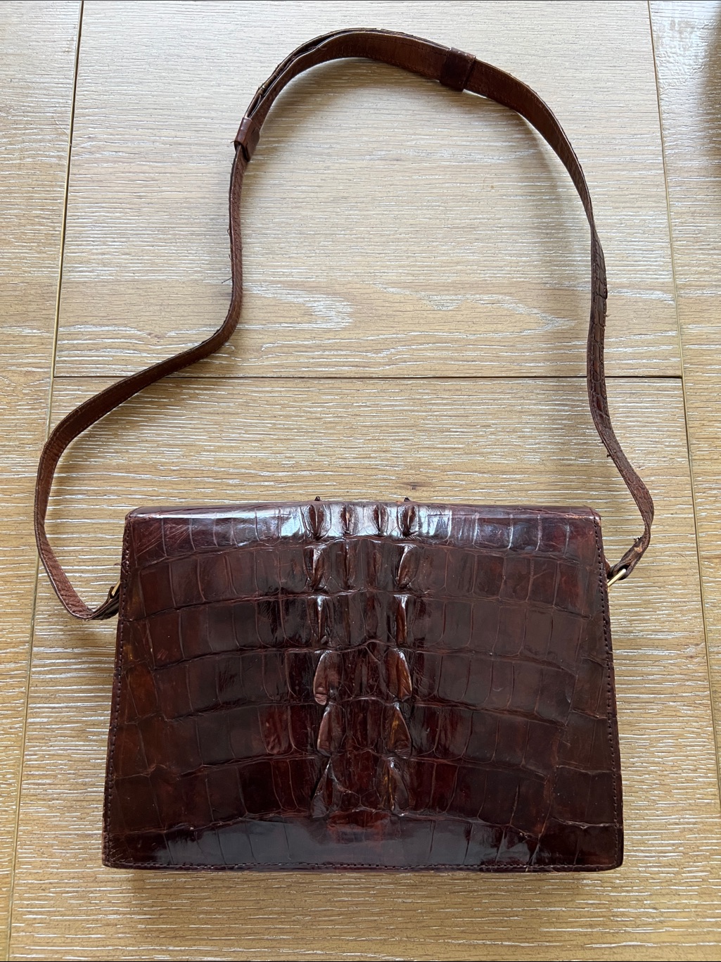 Vintage Brown CrocodilePattern Leather Crossbody Bag